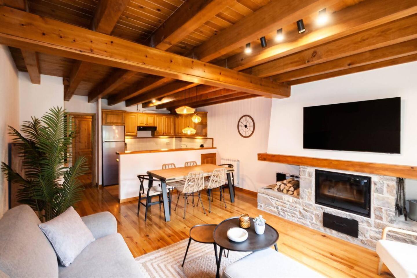Espacioso Apartamento Con Jardin En Salardu Naut Aran Luaran gambar